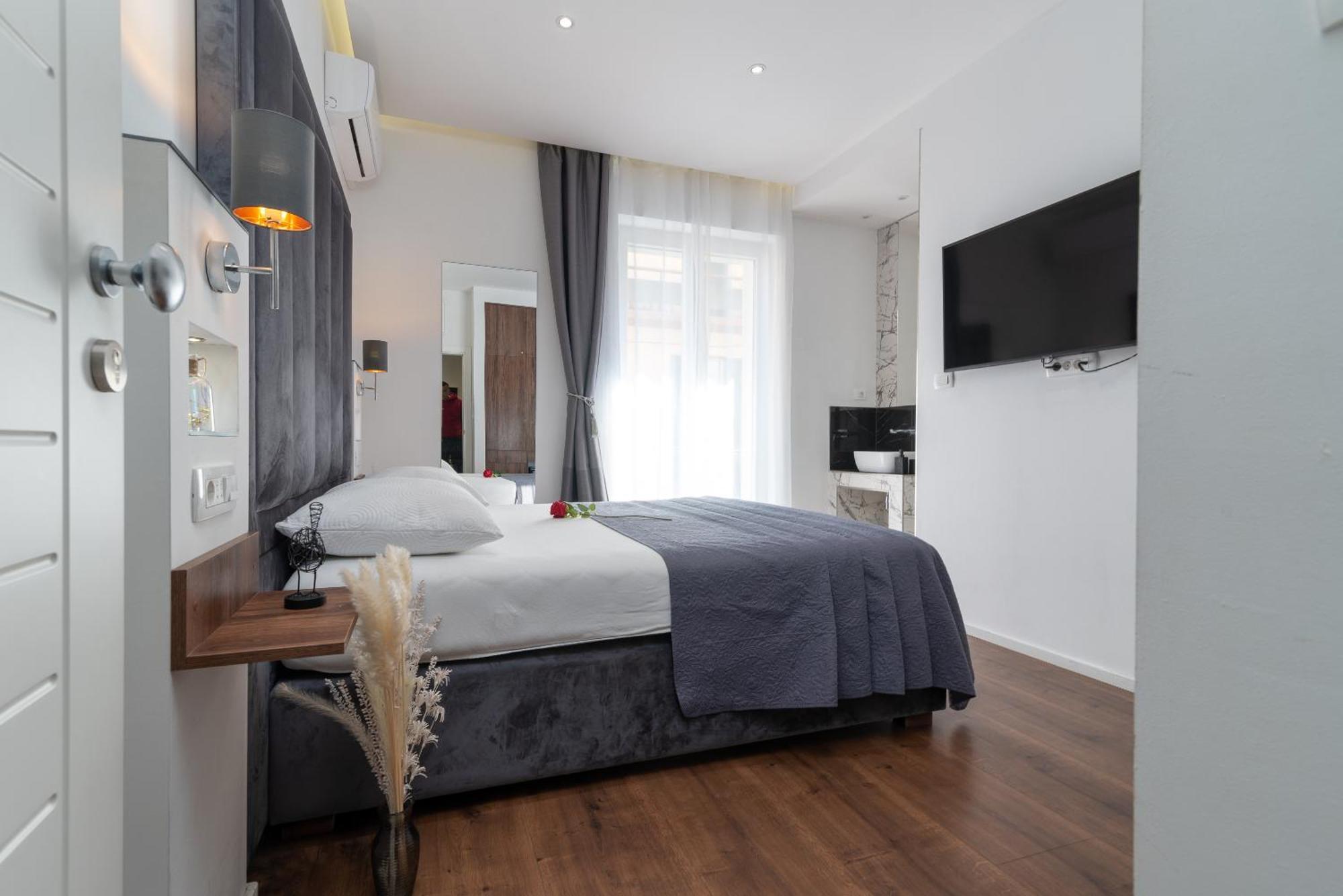 Antares Luxury Rooms 2 Split Exterior photo