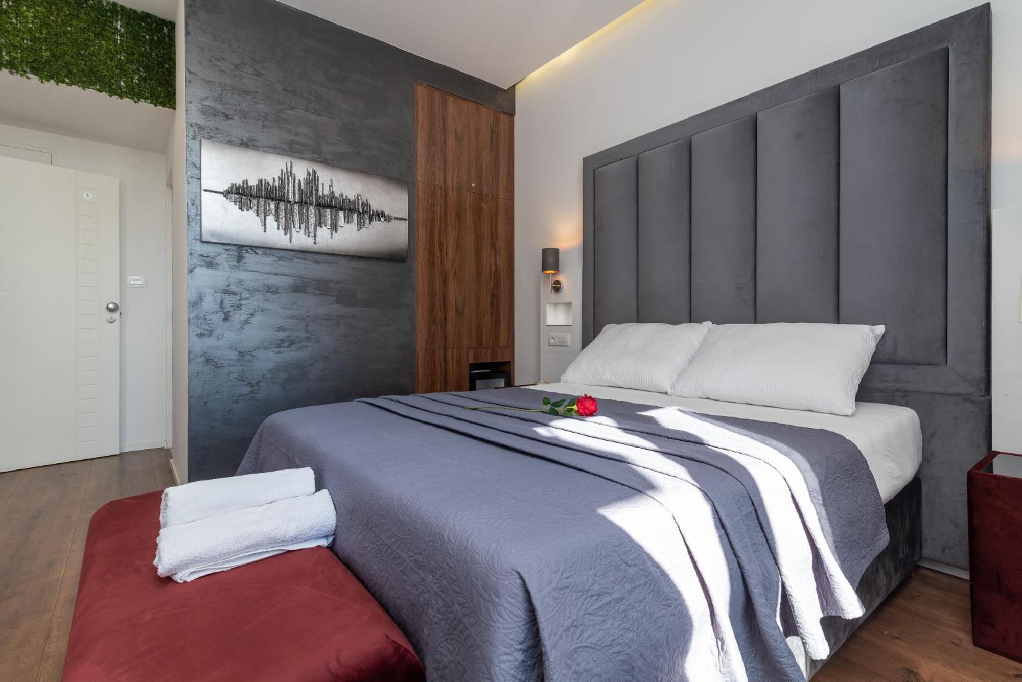 Antares Luxury Rooms 2 Split Exterior photo